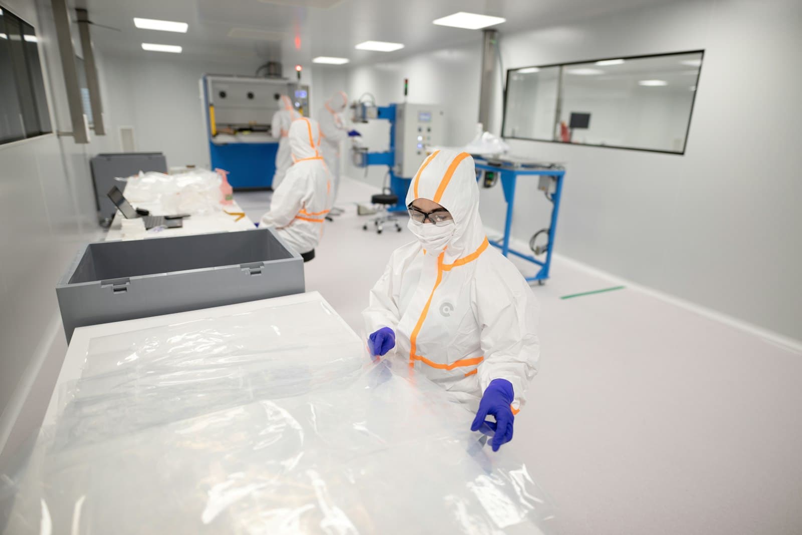 Clean pharmaceutical manufacturing environment